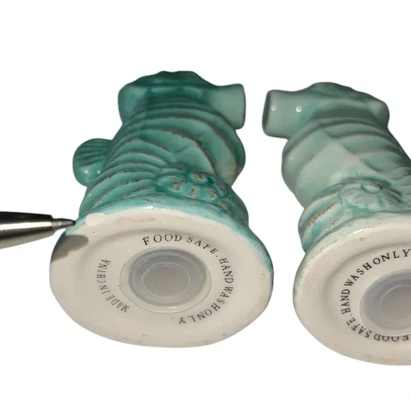 Aqua color kissing seahorse salt and pepper shakers - Picture 12 of 12